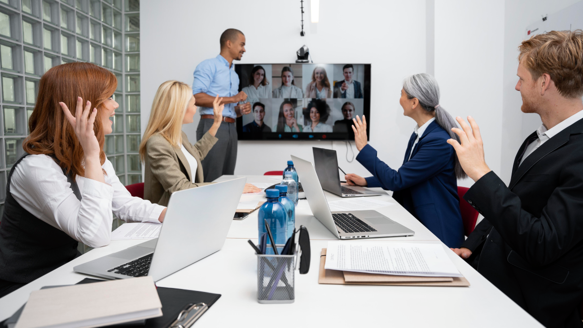 Microsoft Front Row: Revolutionizing Hybrid Meetings